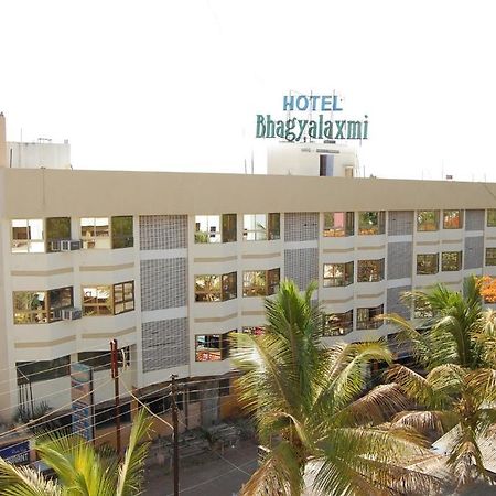 Hotel Bhagyalaxmi Ширди Экстерьер фото