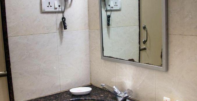 Hotel Bhagyalaxmi Ширди Экстерьер фото