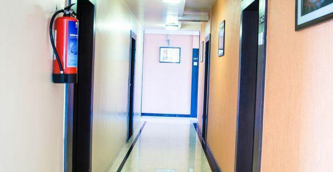 Hotel Bhagyalaxmi Ширди Экстерьер фото
