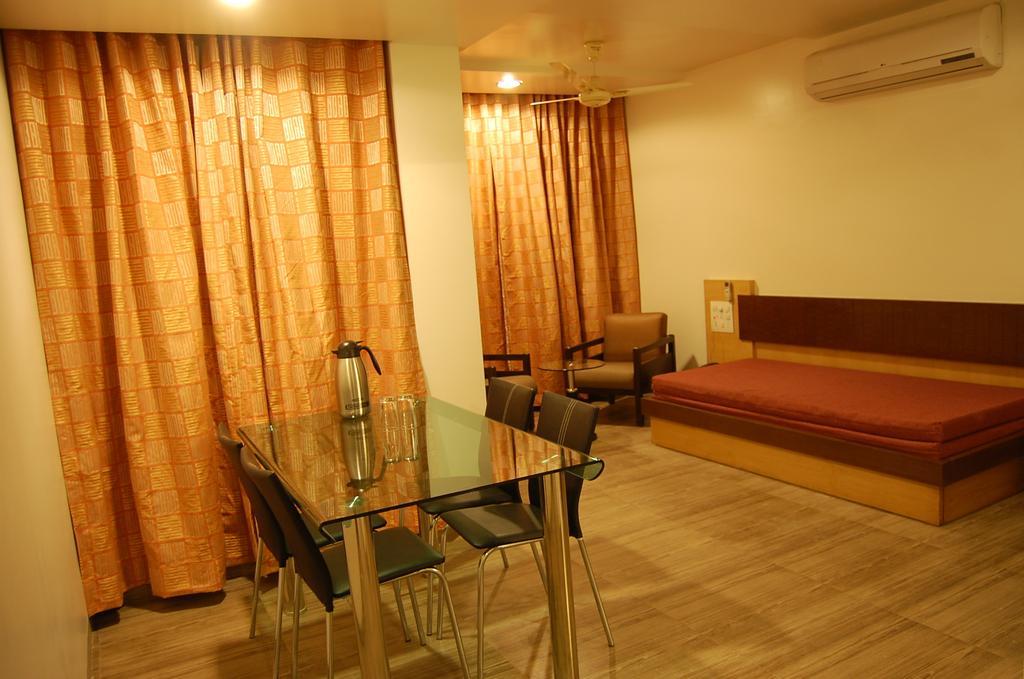 Hotel Bhagyalaxmi Ширди Номер фото