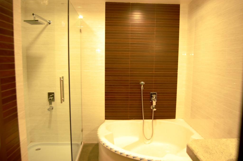 Hotel Bhagyalaxmi Ширди Экстерьер фото