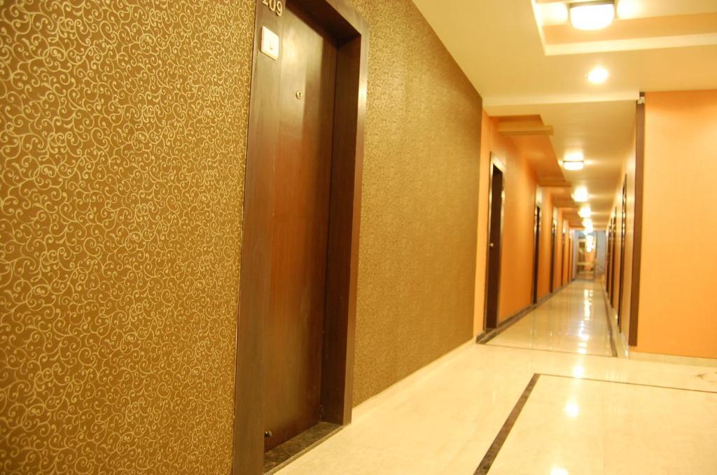 Hotel Bhagyalaxmi Ширди Экстерьер фото